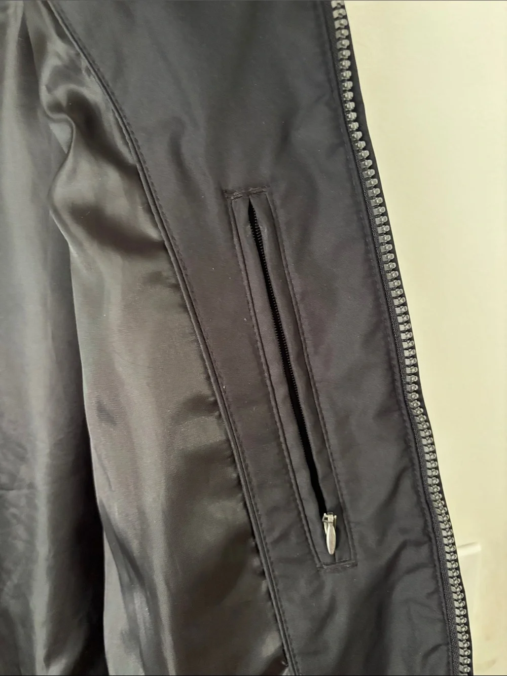 London Fog Men’s Black Lightweight Zip Up Windbreaker Jacket Large